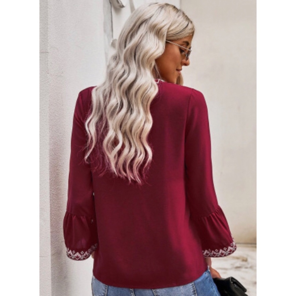 ✨HPX6 ♥️ 1 Small LEFT • Deep Red Embroidered Boho V-neck Top - Picture 2 of 11